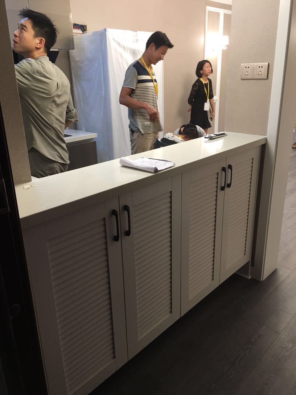 進門處左邊鞋柜.jpg